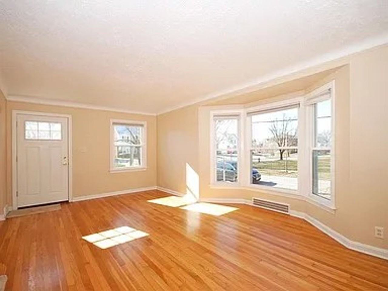 3721 Silsby Rd - Photo 3 of 10