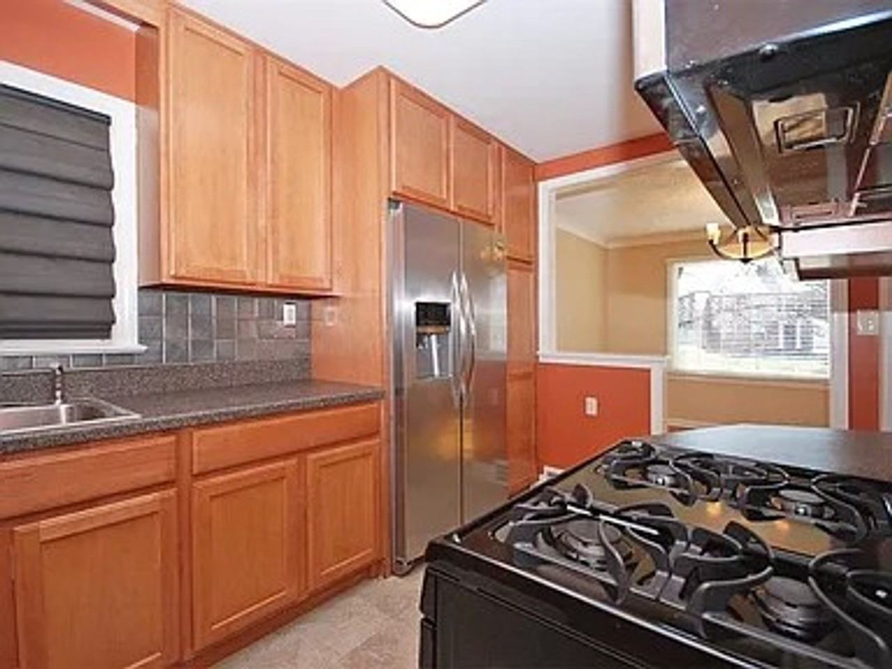 3721 Silsby Rd - Photo 5 of 10