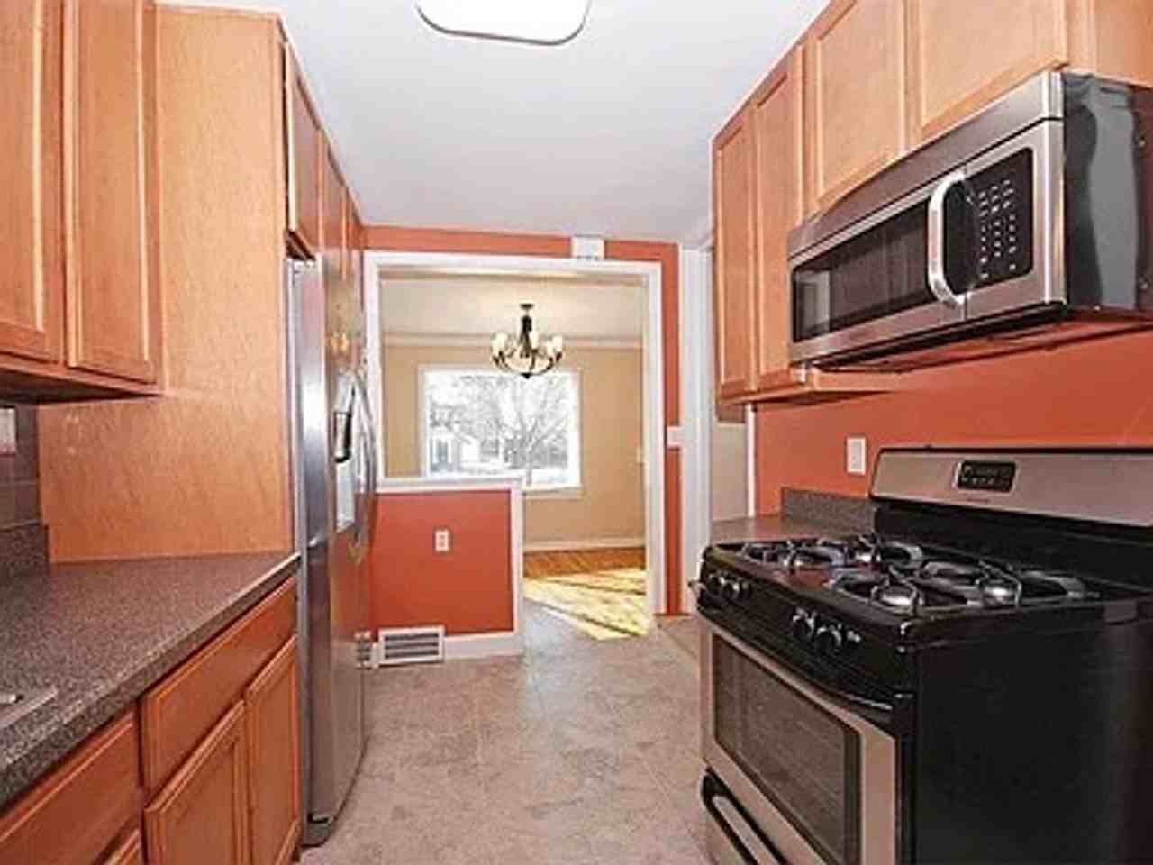 3721 Silsby Rd - Photo 6 of 10