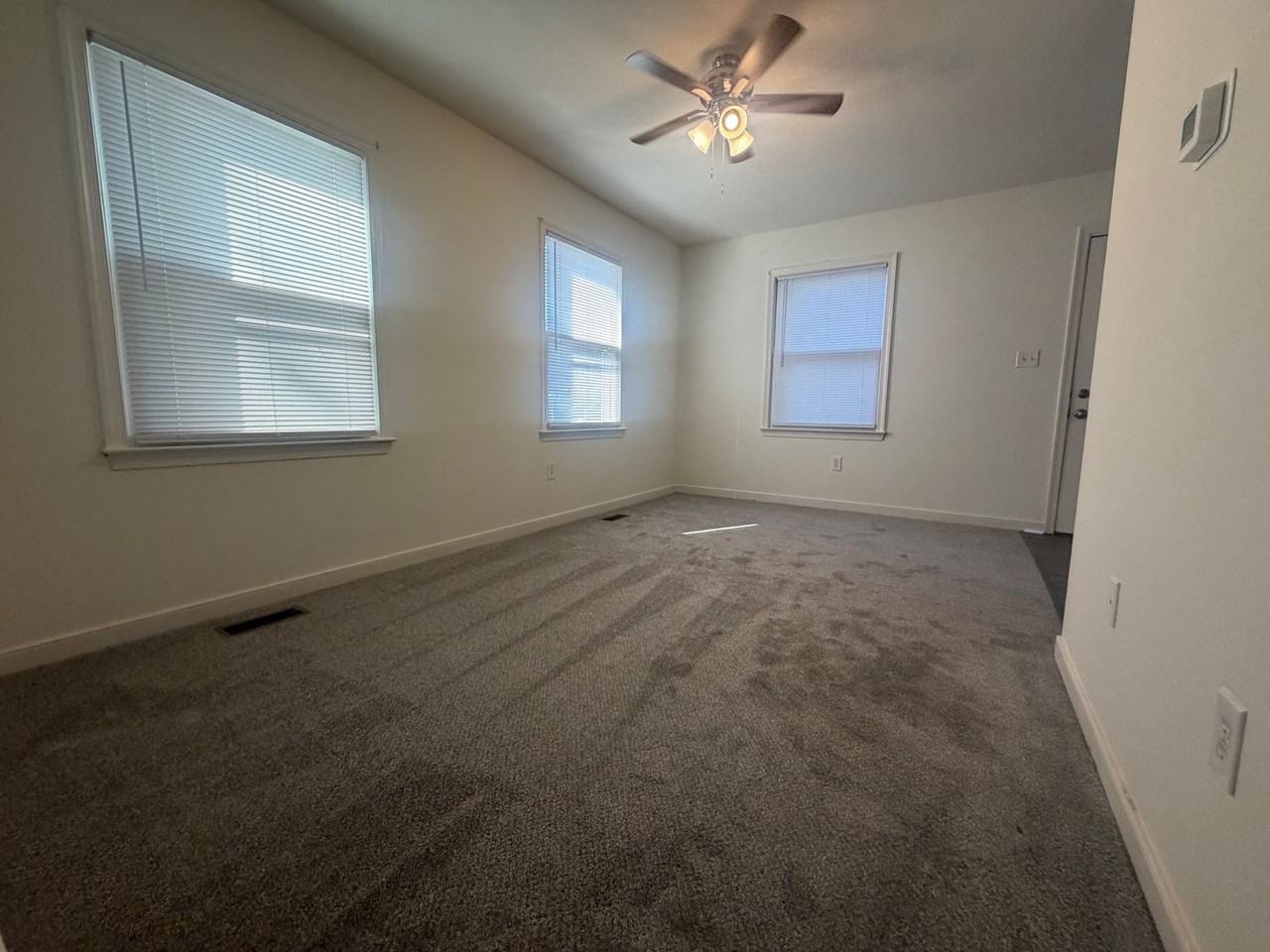 24000 Sequoia Rd - Photo 4 of 15