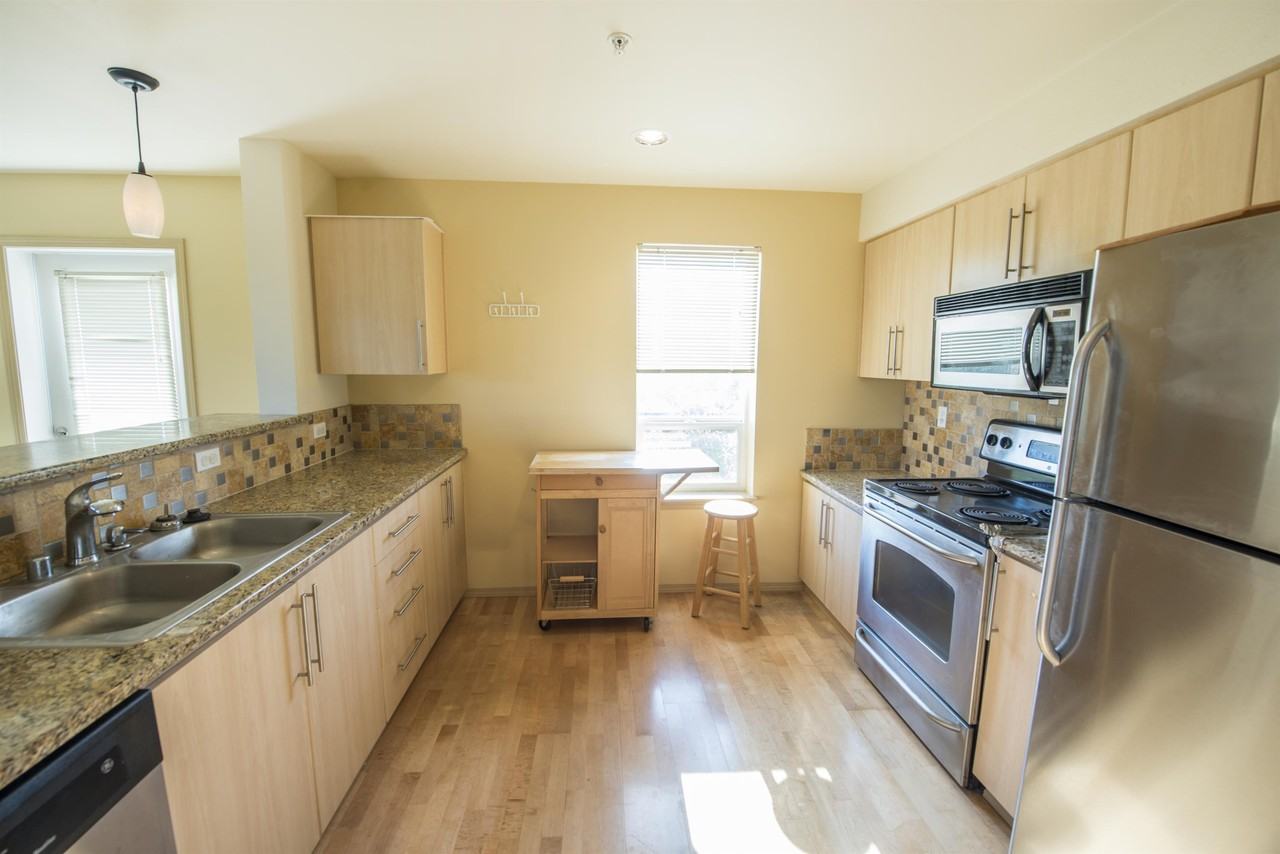 424 N 85th St #1 - Photo 4 of 15