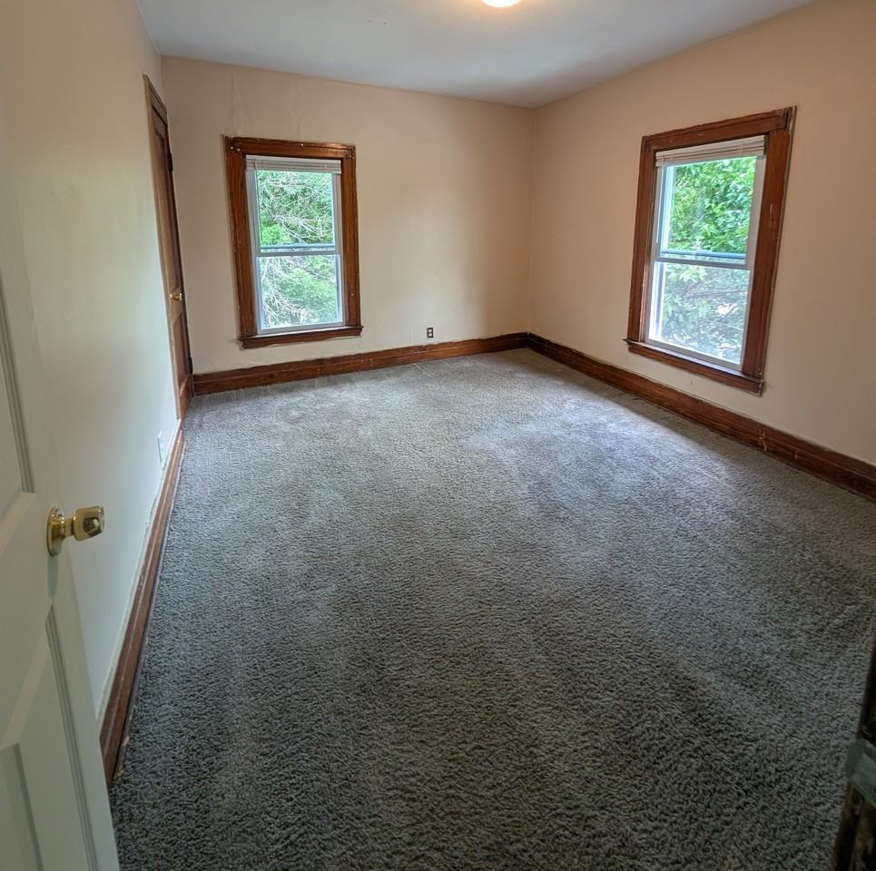 30 W Henry St Uppr - Photo 6 of 17