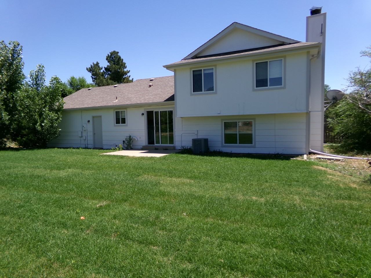 4 Woodbine Ct #1 - Photo 3 of 26