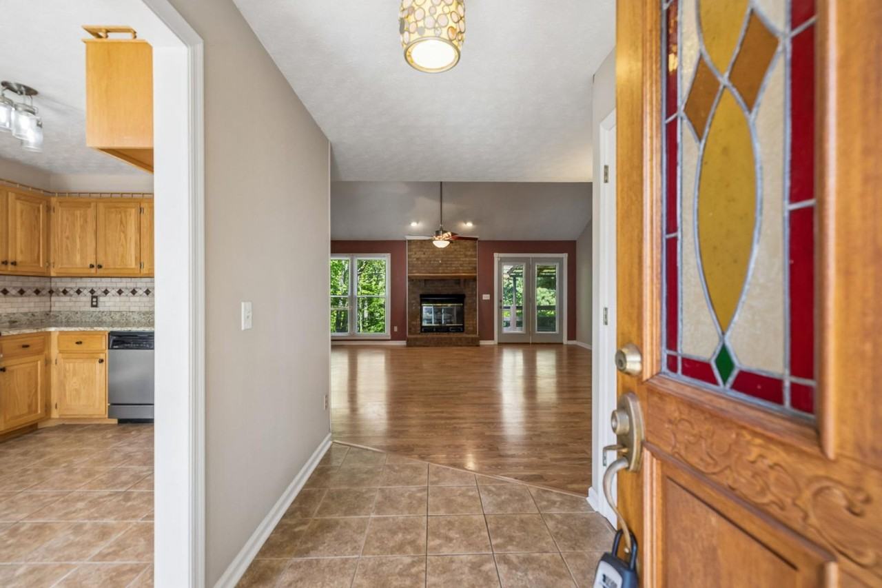 107 Keri Dr - Photo 5 of 11