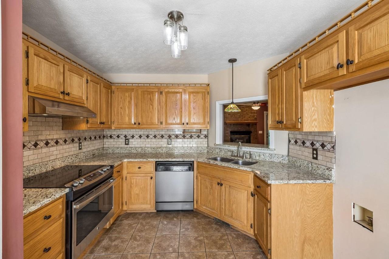 107 Keri Dr - Photo 7 of 11