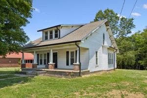 featured image of 2547 Bearwallow Rd