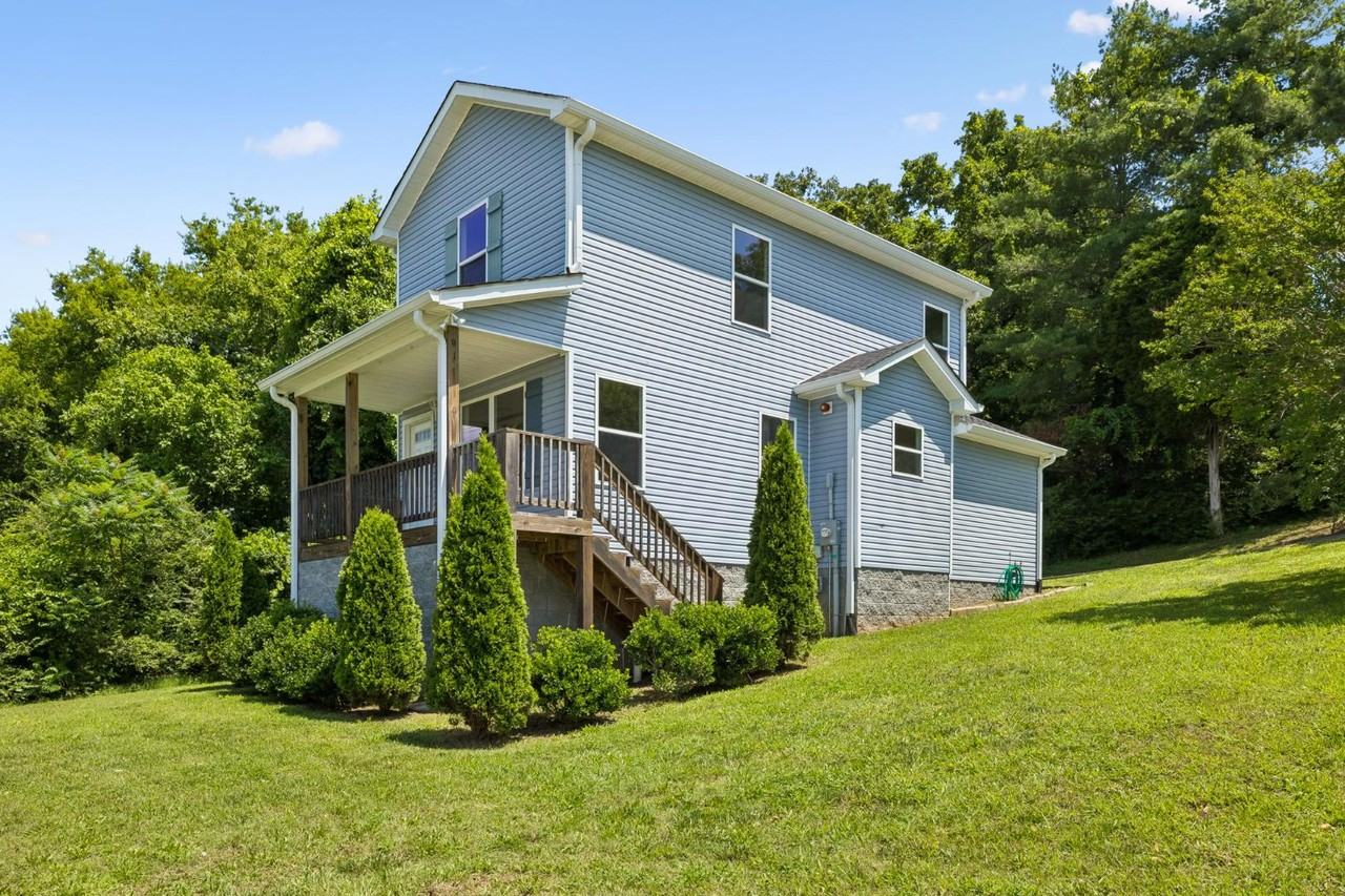 91 Valley View St - Photo 2 of 11