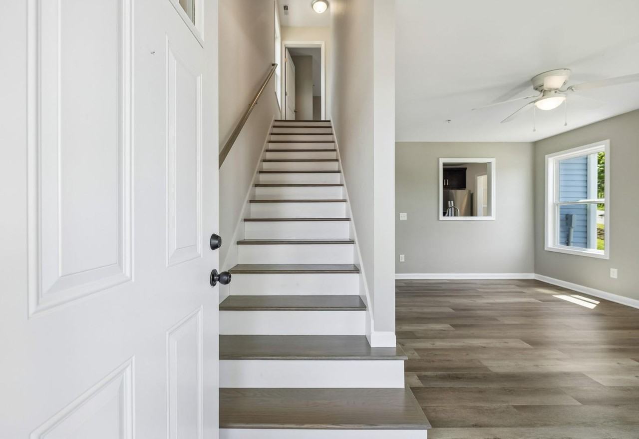 91 Valley View St - Photo 5 of 11