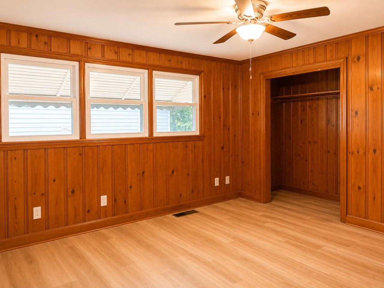 427 Lakeview St - Photo 5 of 20
