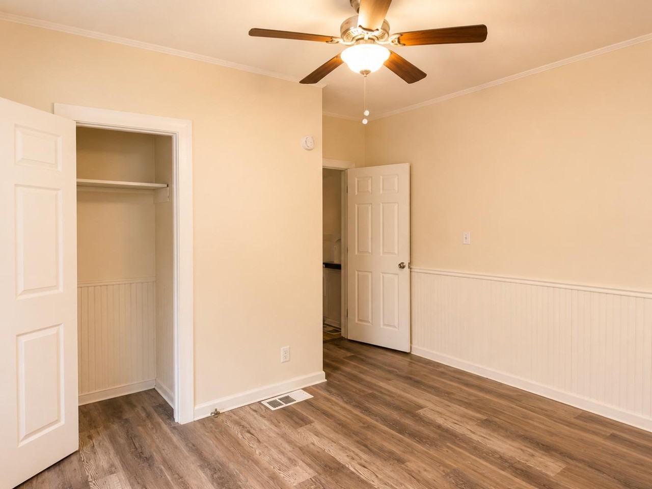427 Lakeview St - Photo 6 of 20