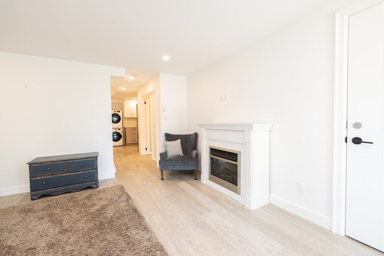 3763 Cadboro Bay Rd #1 - Photo 6 of 15