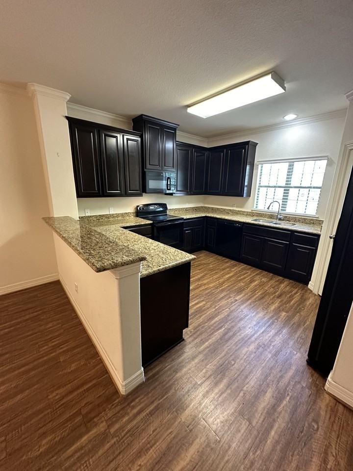 210 S Tesch St #1 - Photo 2 of 23