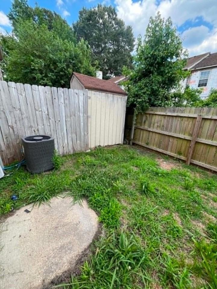 1041 Wickford Ct - Photo 3 of 20