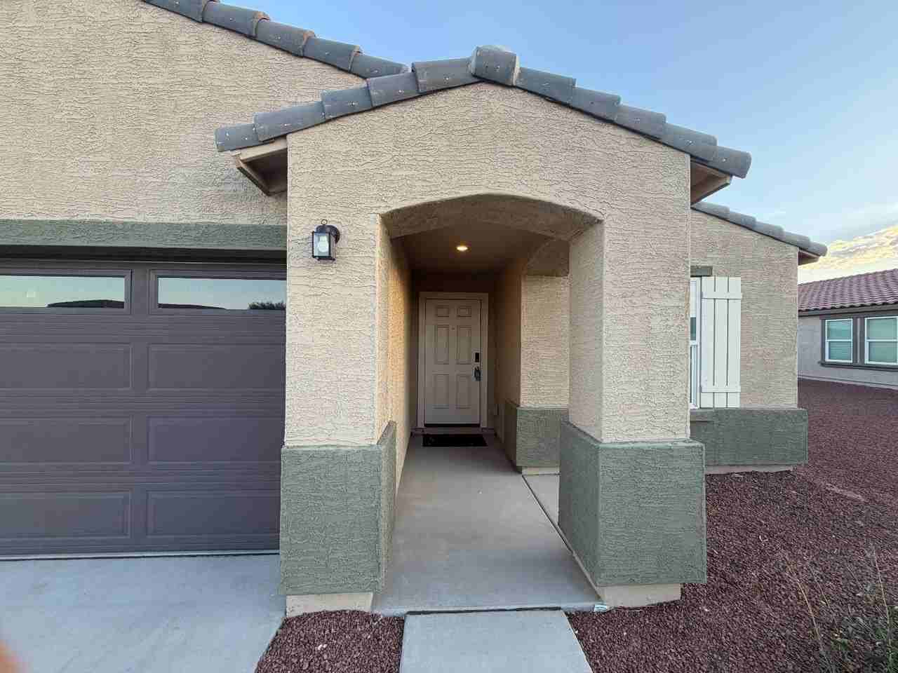1448 E Peggy Dr - Photo 3 of 20