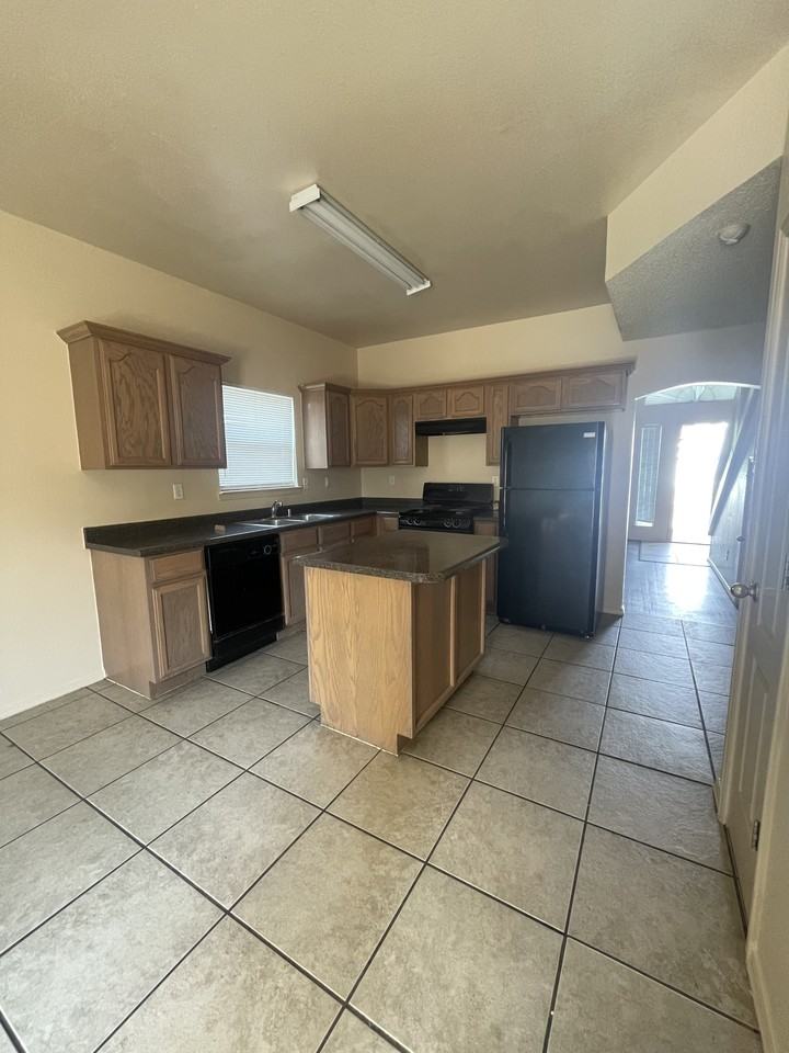 3708 Prairie Rose St #1 - Photo 4 of 14