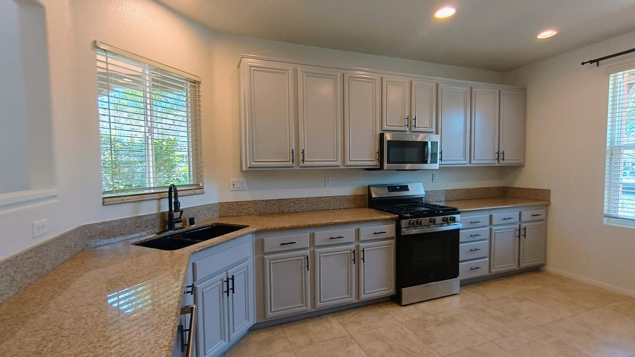 1777 Oconnor Ave #1 - Photo 2 of 33