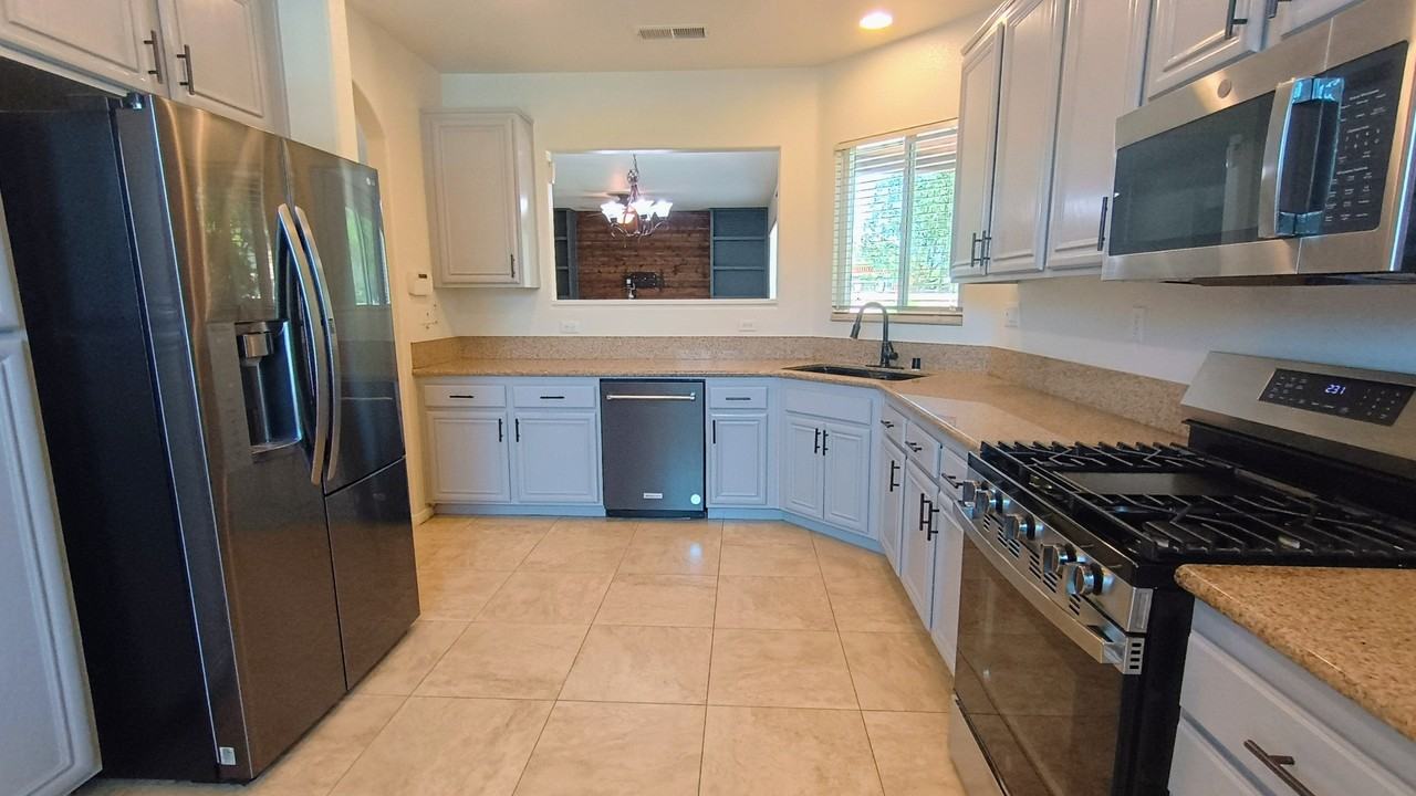 1777 Oconnor Ave #1 - Photo 3 of 33