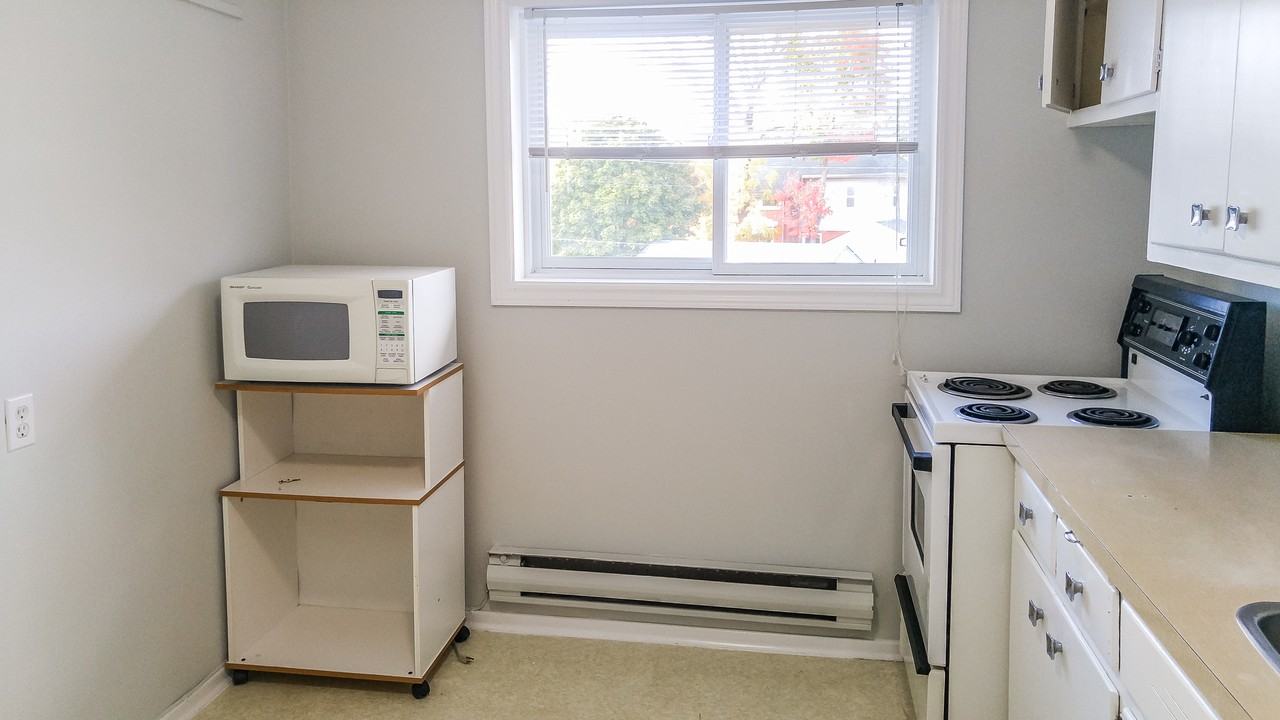 58 Albert St #5 - Photo 5 of 35