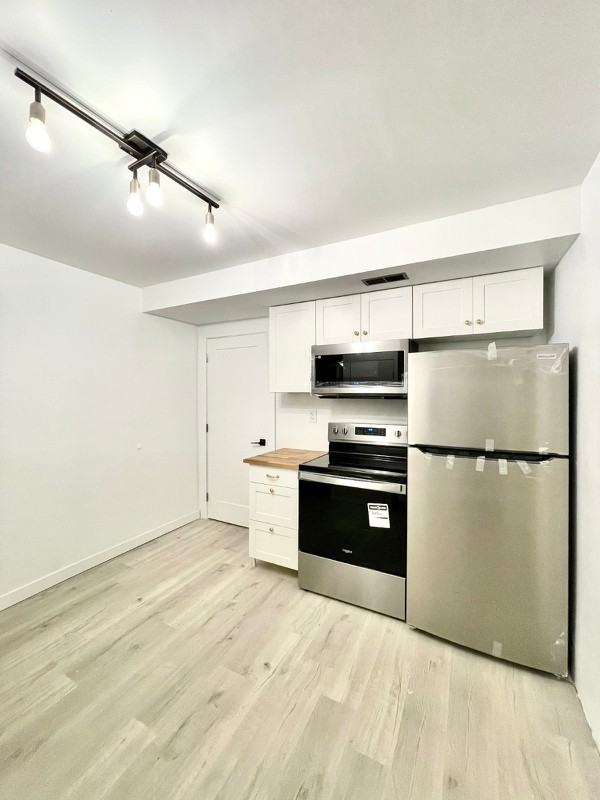 2133 Sperling Ave - Photo 2 of 45