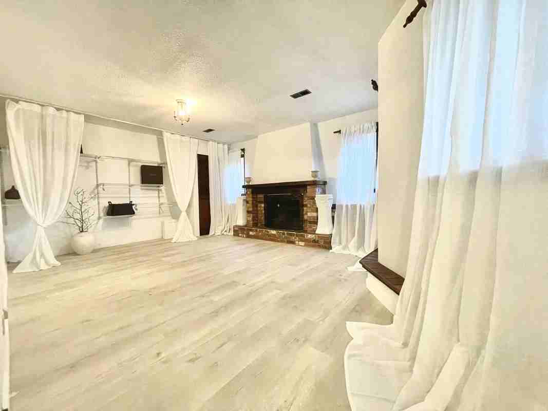 2133 Sperling Ave - Photo 4 of 45