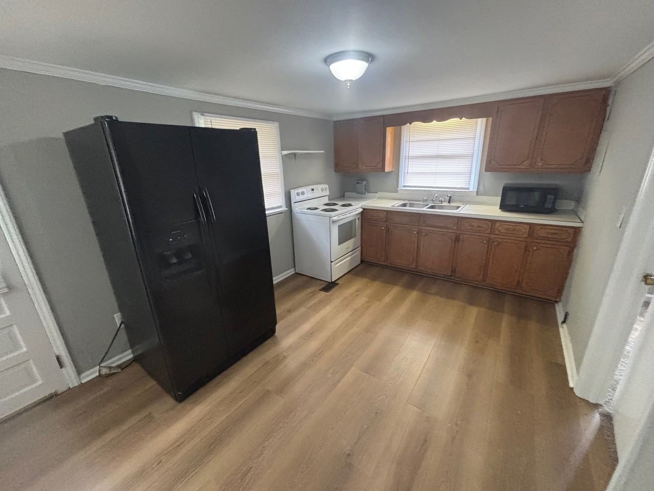 402 E Branch St #1 - Photo 2 of 12