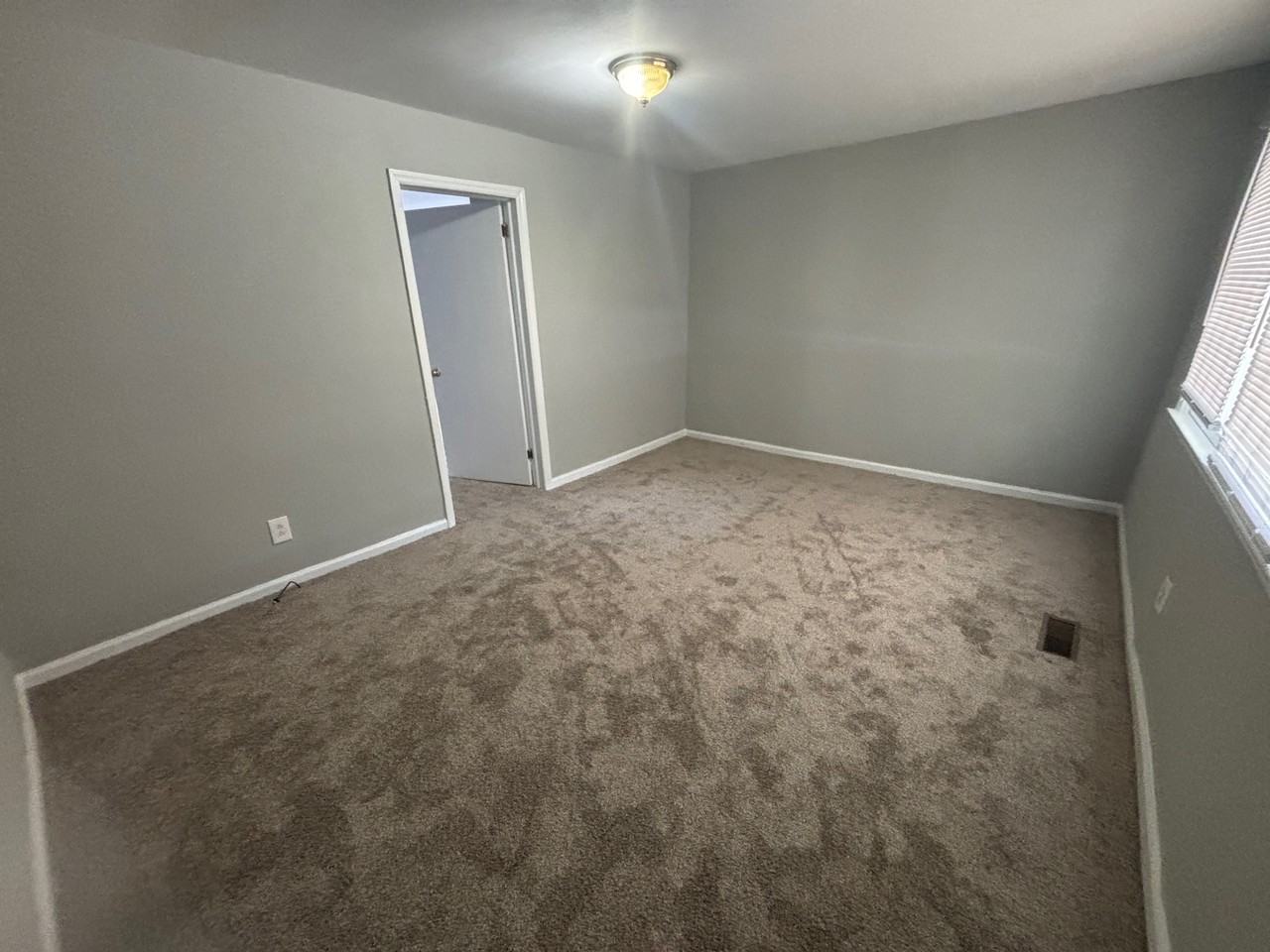 402 E Branch St #1 - Photo 7 of 12