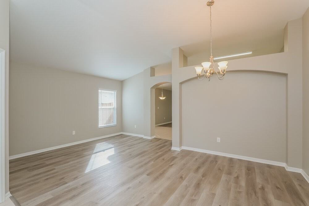 411 Sand Ridge Dr - Photo 4 of 16