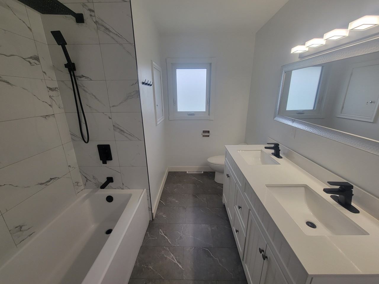 9620 75 Street NW - MAIN - Photo 5 of 10