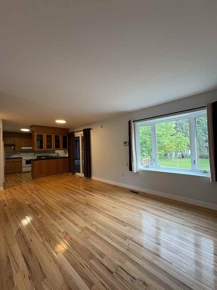64 Riverton Avenue - 1 - Photo 4 of 18