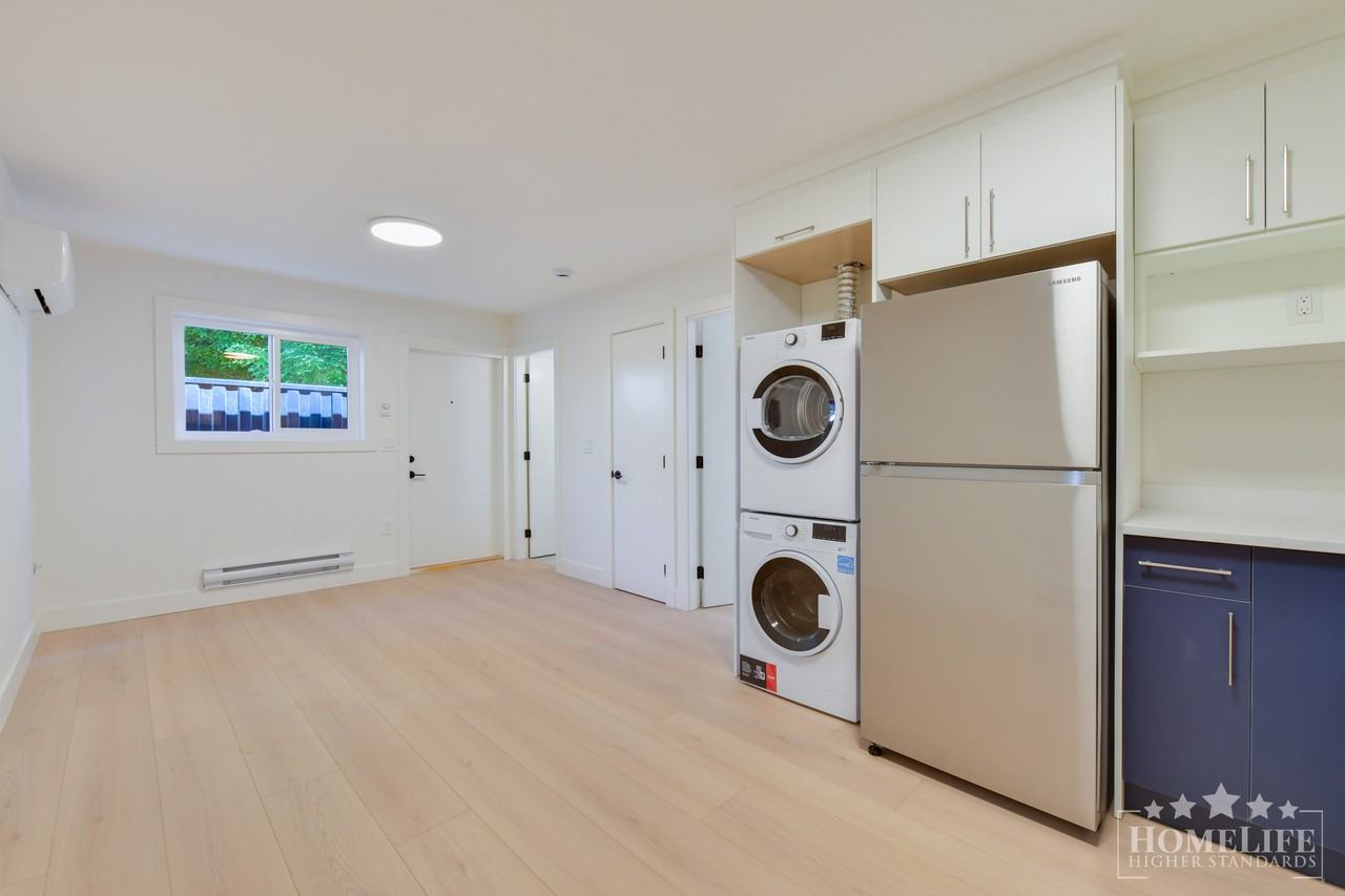 11004 78 Ave - Photo 4 of 9