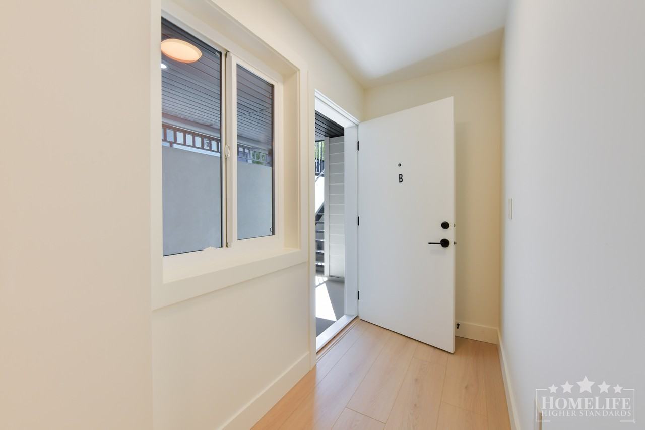 11004 78 Ave - Photo 2 of 15