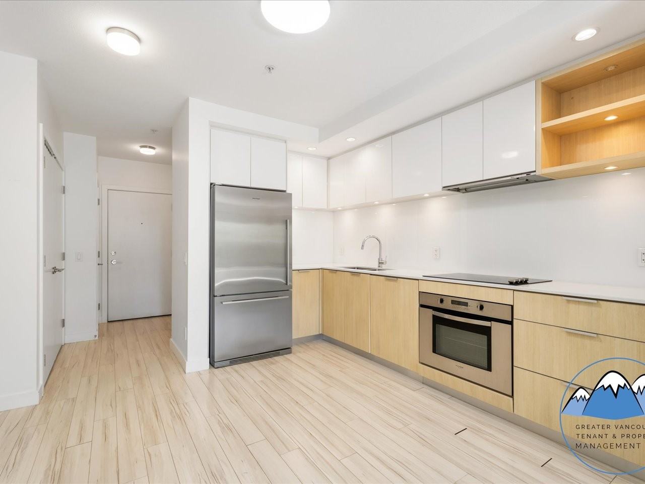 111 3rd St E - Photo 4 of 29