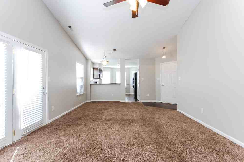 4929 Aspen Crest Ln - Photo 3 of 15