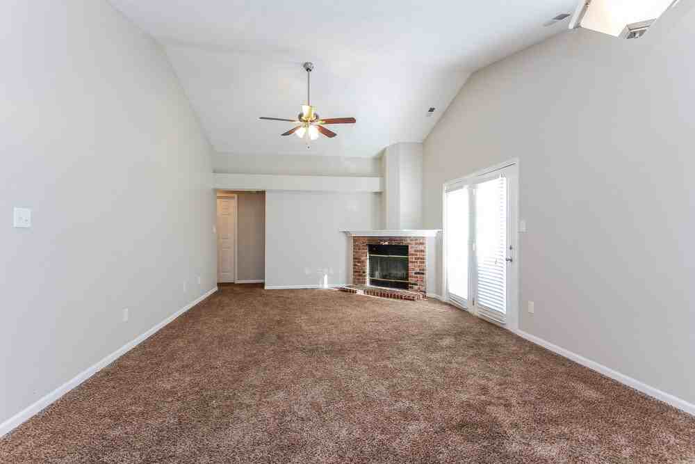 4929 Aspen Crest Ln - Photo 4 of 15