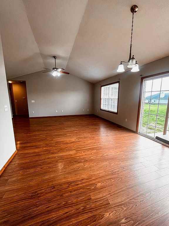 765 Stanford Ct #1 - Photo 5 of 17