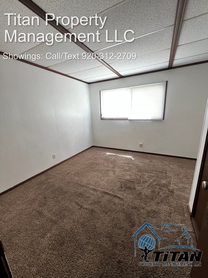 1382 Maricopa Dr #2 - Photo 3 of 4