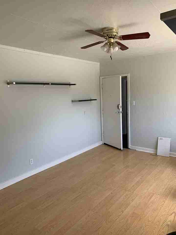 137 Pine St #137PINEST2 - Photo 5 of 9