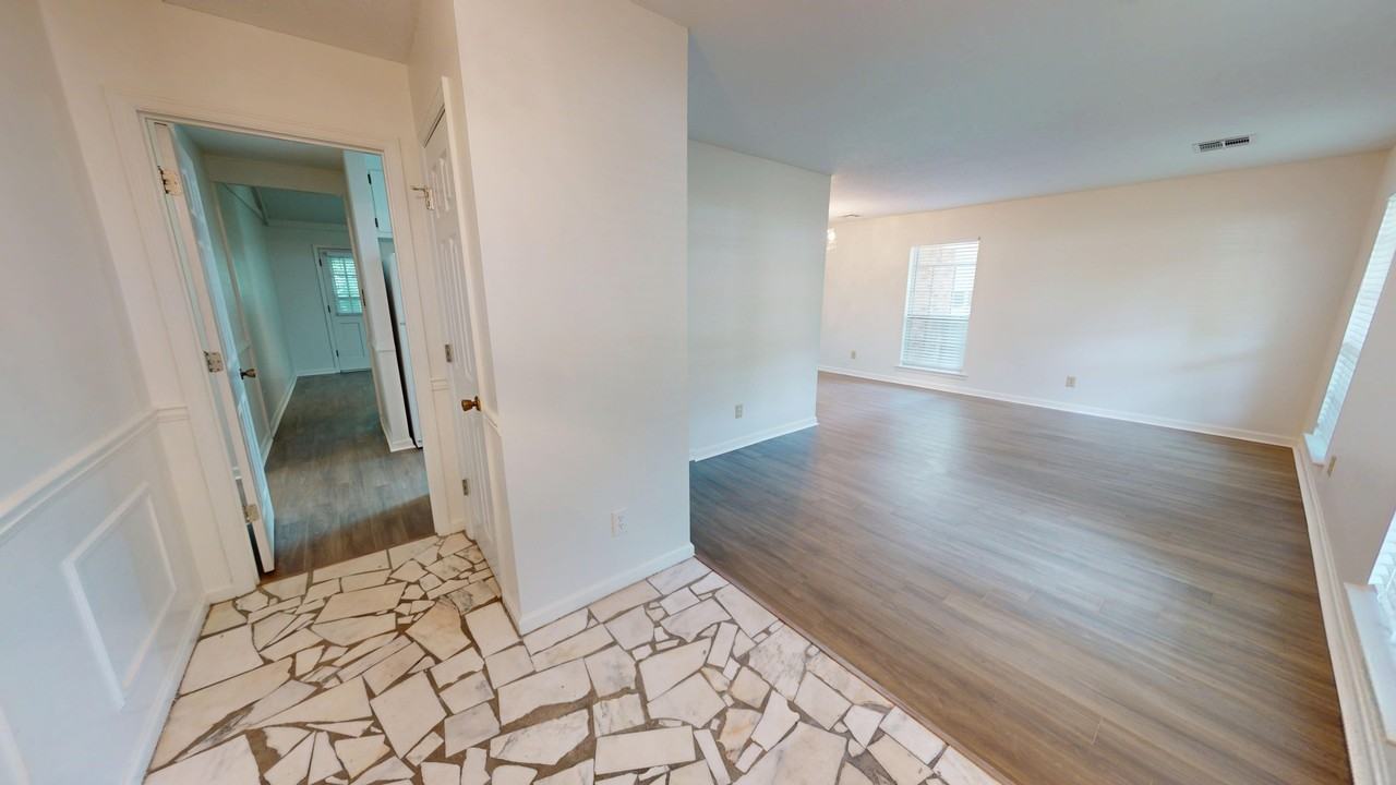 1212 Hillman St #1 - Photo 3 of 28