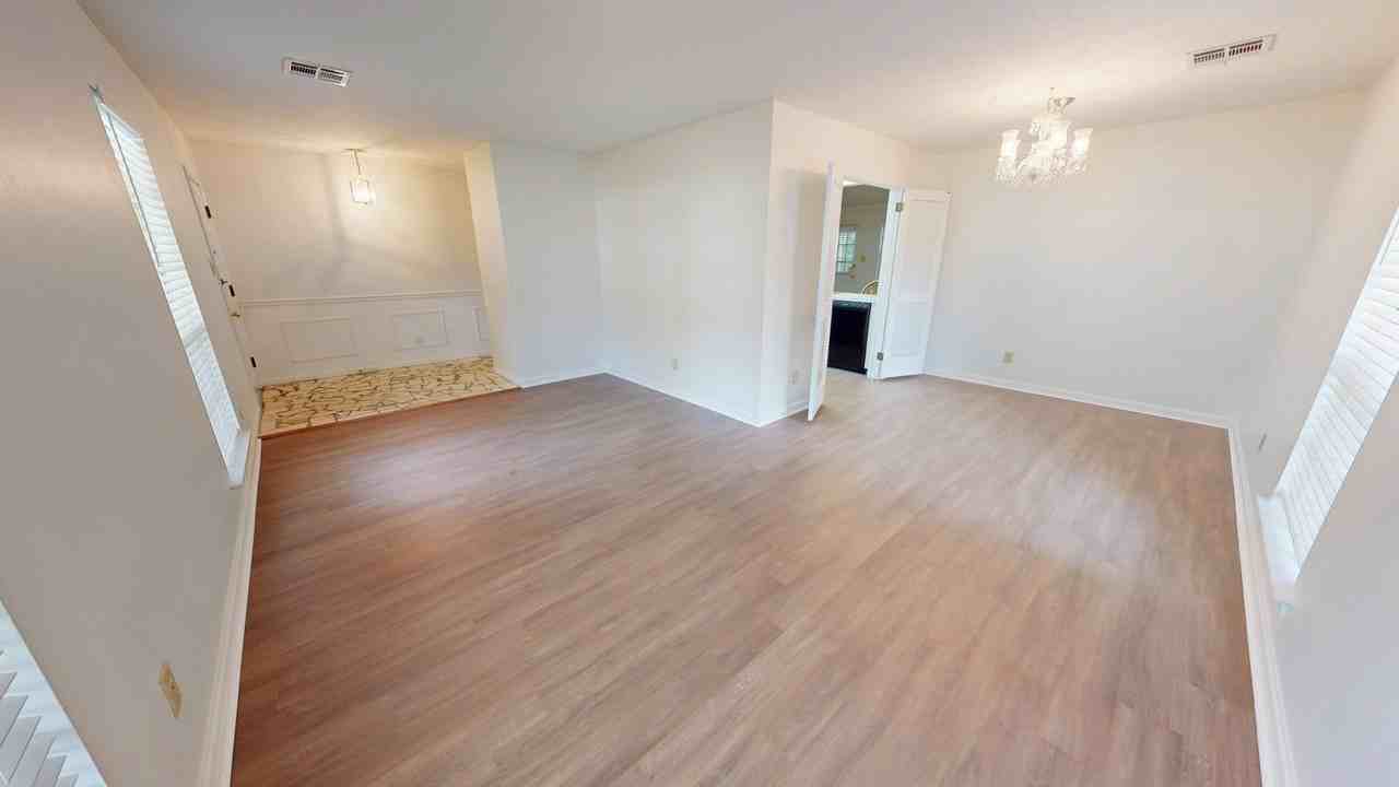 1212 Hillman St #1 - Photo 5 of 28