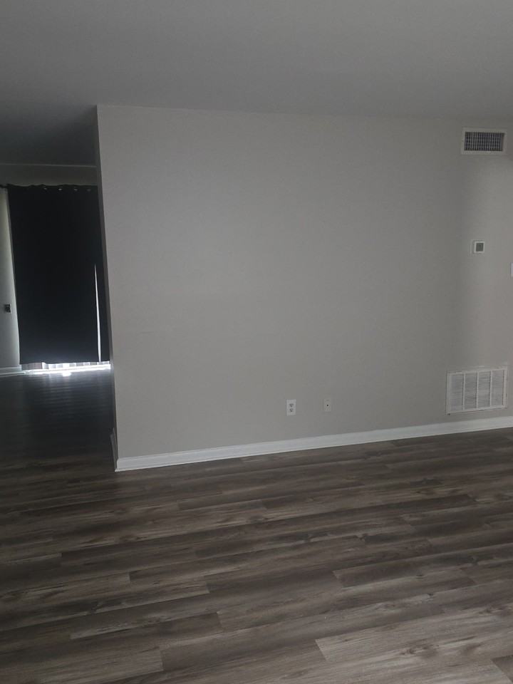 1804 Kings Chapel Rd #1 - Photo 3 of 10