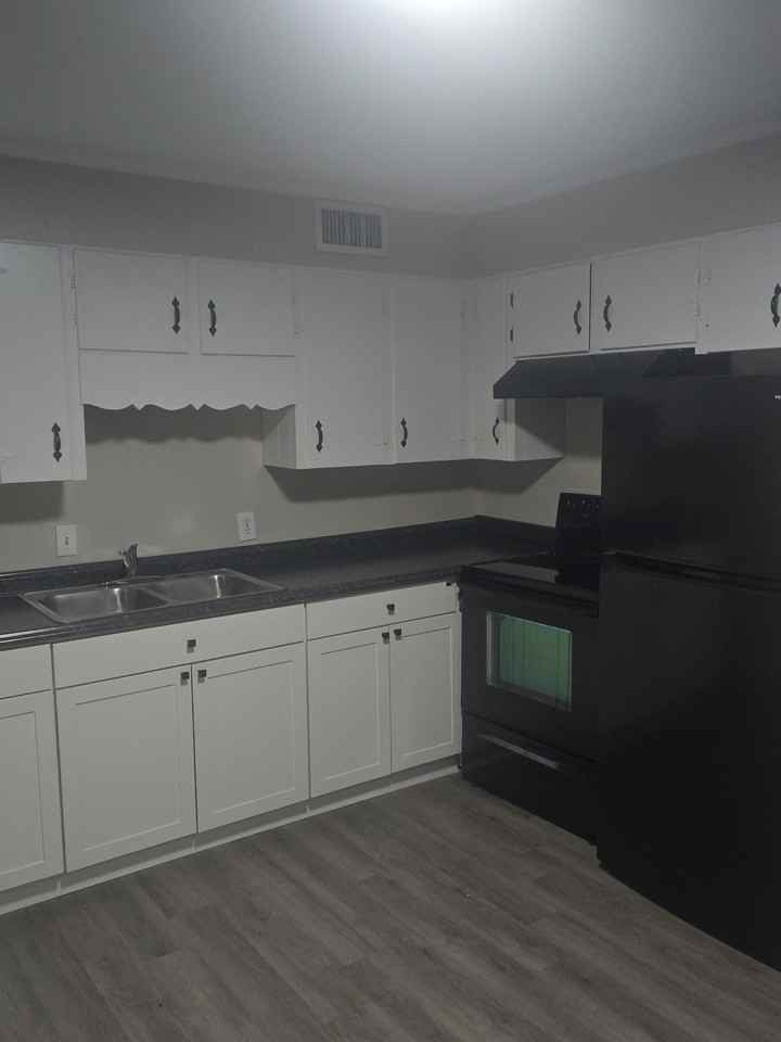 1804 Kings Chapel Rd #1 - Photo 4 of 10