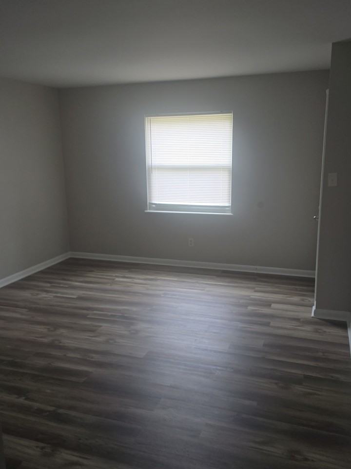 1804 Kings Chapel Rd #1 - Photo 6 of 10