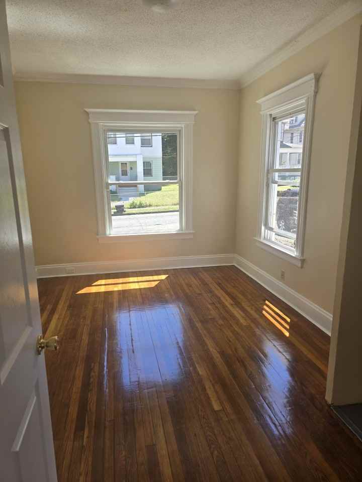 439-441 Edgewood Street1st Flr #1 - Photo 6 of 7