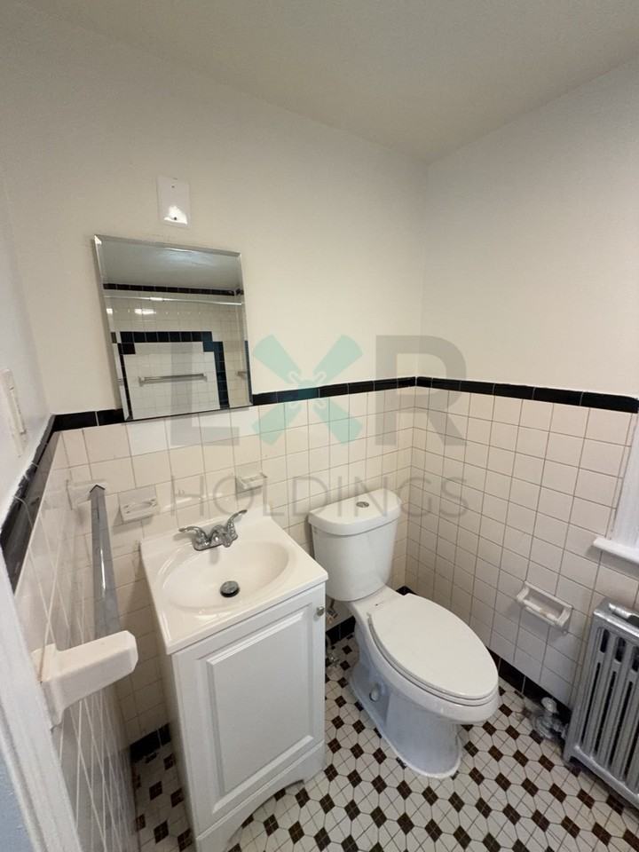 640 Poplar St #1F - Photo 4 of 10