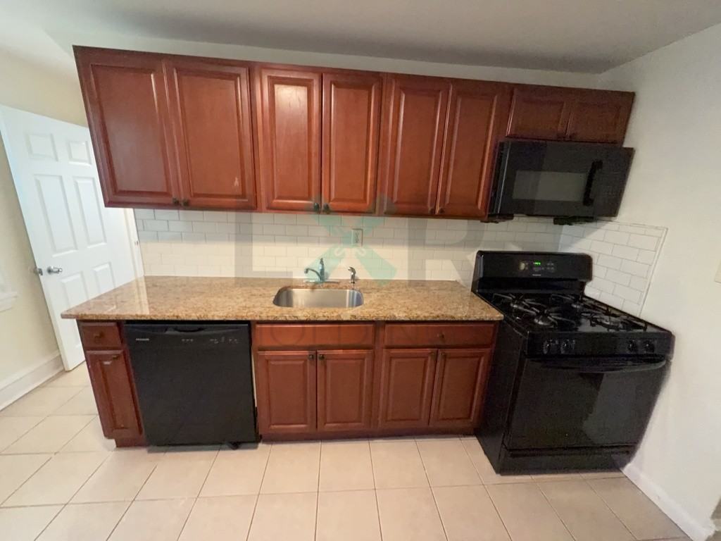 640 Poplar St #1F - Photo 6 of 10