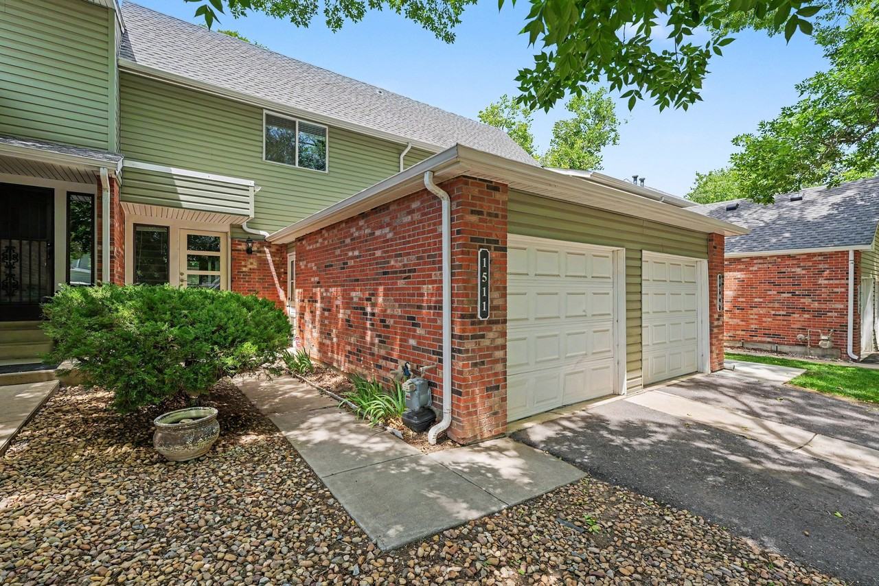 1511 Seneca Cir #131 - Photo 2 of 25