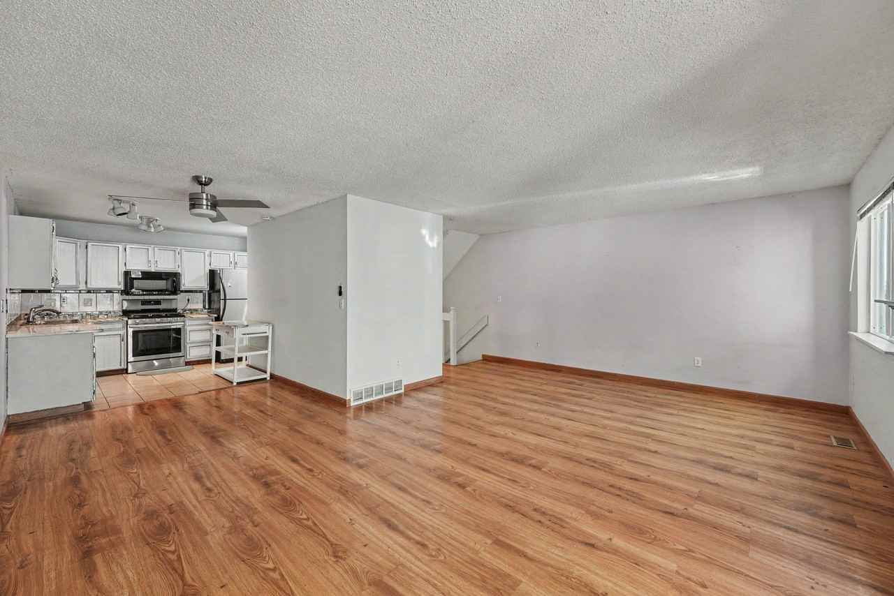 1511 Seneca Cir #131 - Photo 6 of 25