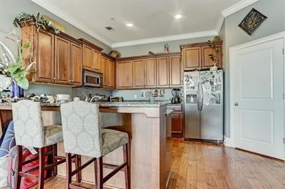 425 E Mcdonough St #310 - Photo 7 of 28