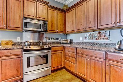 425 E Mcdonough St #310 - Photo 2 of 13