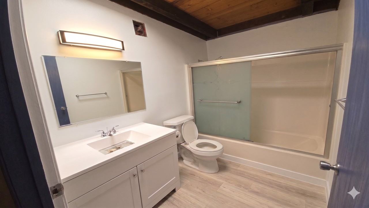 915 E. Blithedale-4 #4 - Photo 6 of 8